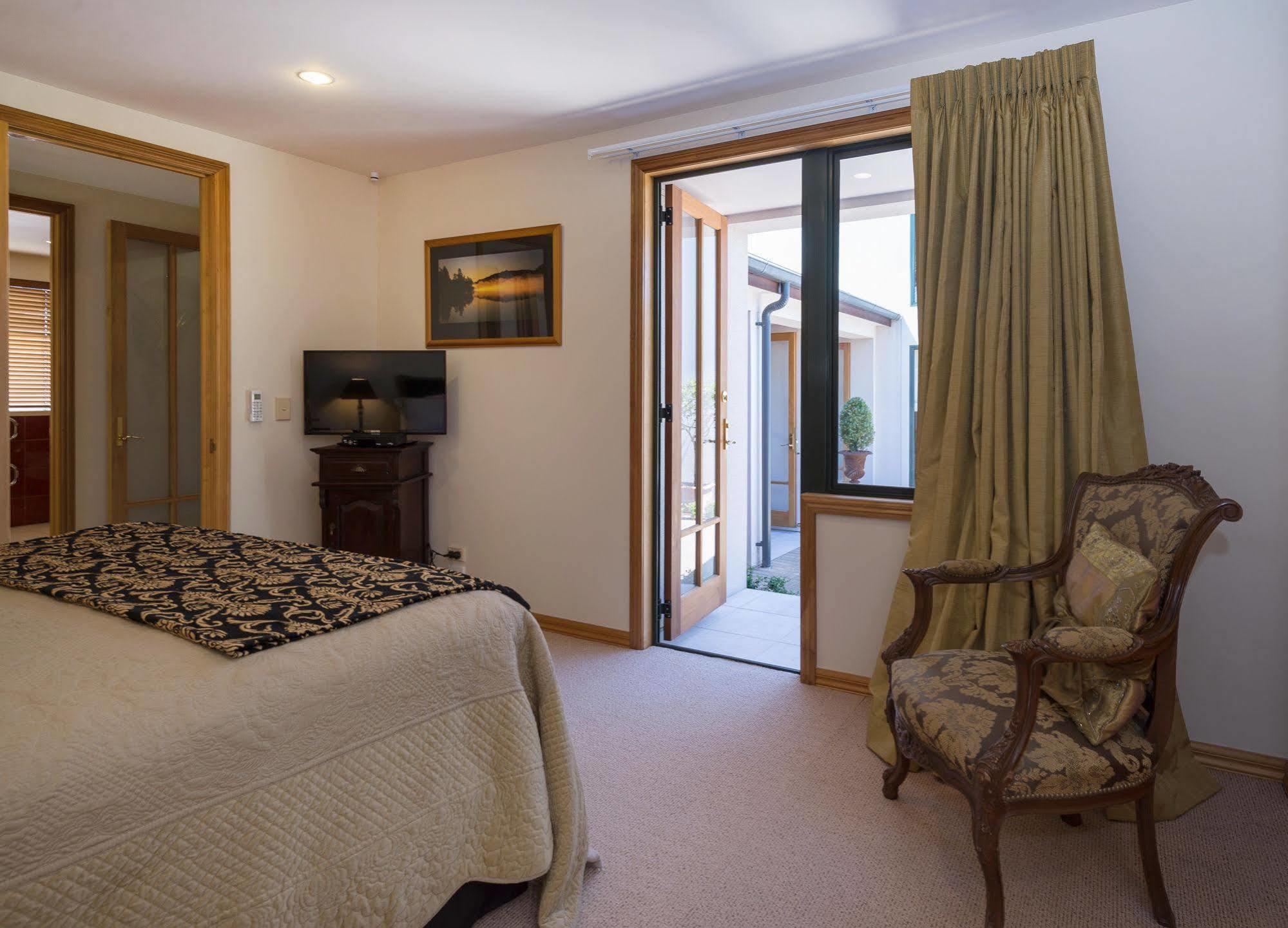 The Flying Trout Boutique Lodge Lago Lago Taupo Exterior foto